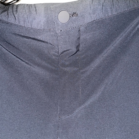 Banana Republic men’s slim fit, 32 x 32 black pants with elastic in waist - Picture 2 of 6